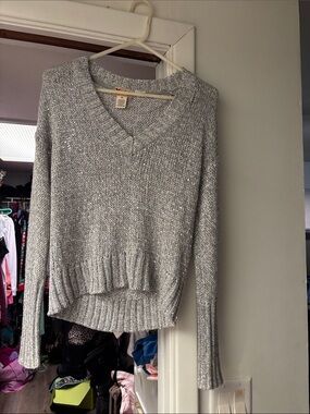 Mudd Marled Gray V-Neck Sweater